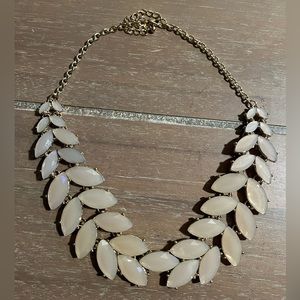 H&M light pink clasp necklace